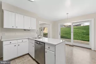 2302 Tanglevale Dr, Vienna, VA 22181 - Photo 14