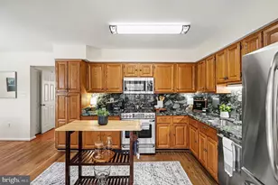 8433 Millwood Dr, Springfield, VA 22152 - Photo 10