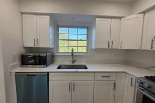 3240 Tayloe Ct, Herndon, VA 20171 - Photo 4