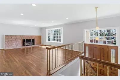 9116 Hamilton Drive, Fairfax, VA 22031 - Photo 6