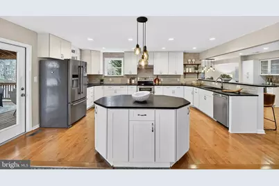 2295 Shawn Court, Dunn Loring, VA 22027 - Photo 16