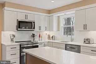 11202 Cranbrook Ln, Oakton, VA 22124 - Photo 16