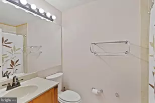 4223 Sauterne Ct, Chantilly, VA 20151 - Photo 8