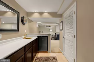 11688 Stockbridge Ln, Reston, VA 20194 - Photo 26