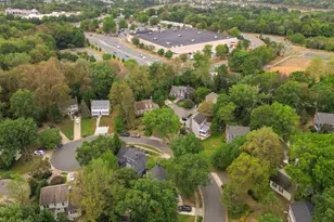 11688 Stockbridge Ln, Reston, VA 20194 - Photo 38