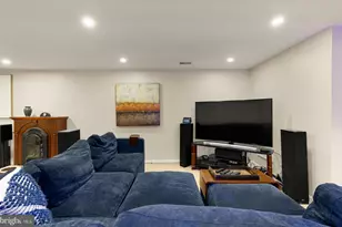 11688 Stockbridge Ln, Reston, VA 20194 - Photo 24