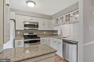 8524 Blue Rock Ln, Lorton, VA 22079 - Photo 4