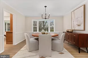 9910 Chase Hill Ct, Vienna, VA 22182 - Photo 8