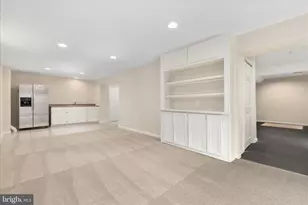 9910 Chase Hill Ct, Vienna, VA 22182 - Photo 34