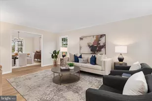 9910 Chase Hill Ct, Vienna, VA 22182 - Photo 6