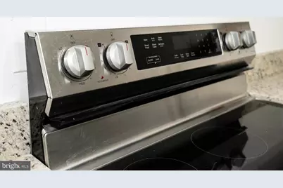 625 Center Street #T3, Herndon, VA 20170 - Photo 4