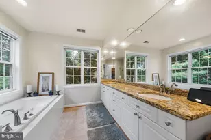 2784 Devonshire Garden Ct, Falls Church, VA 22042 - Photo 26