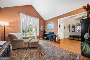 2784 Devonshire Garden Ct, Falls Church, VA 22042 - Photo 8