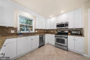 2784 Devonshire Garden Ct, Falls Church, VA 22042 - Photo 14