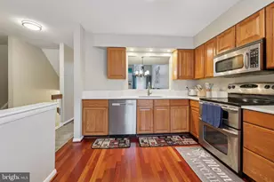 8309 Linden Oaks Ct, Lorton, VA 22079 - Photo 10