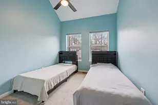 8309 Linden Oaks Ct, Lorton, VA 22079 - Photo 18