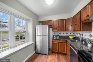 5822 Burke Manor Ct, Burke, VA 22015 - Photo 4