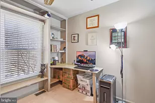 13501 King Charles Dr, Chantilly, VA 20151 - Photo 32