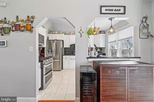 13501 King Charles Dr, Chantilly, VA 20151 - Photo 16