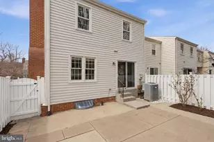 9932 Longford Ct, Vienna, VA 22181 - Photo 36