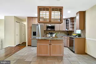 6634 Cardington Ct, Burke, VA 22015 - Photo 2
