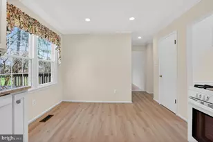 5401 Kinnerly Ct, Burke, VA 22015 - Photo 8