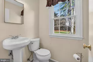 5401 Kinnerly Ct, Burke, VA 22015 - Photo 10