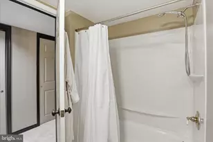 1808 Clovermeadow Dr, Vienna, VA 22182 - Photo 34