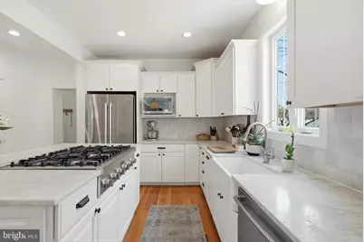 370 Holmes Drive NW, Vienna, VA 22180 - Photo 30