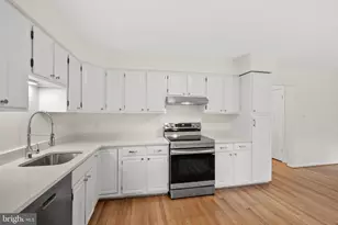 2880 Kelly Square, Vienna, VA 22181 - Photo 8