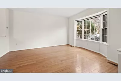 2880 Kelly Square, Vienna, VA 22181 - Photo 2