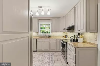 6404 Phillip Court, Springfield, VA 22152 - Photo 14