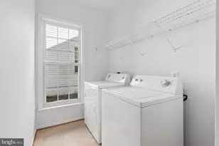 2460 Leyland Ridge Rd, Herndon, VA 20171 - Photo 14