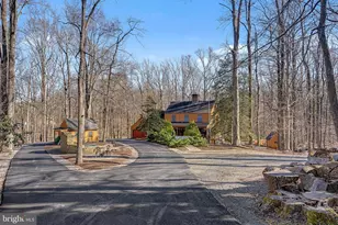 521 Lost Acre Ln, Great Falls, VA 22066 - Photo 4