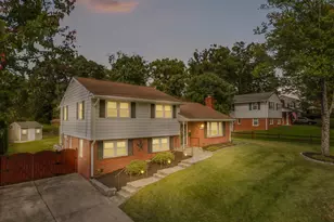 5633 Inverchapel Rd, Springfield, VA 22151 - Photo 2