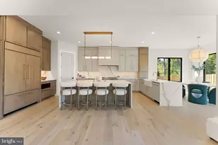 917 Timber Ln SW, Vienna, VA 22180 - Photo 4