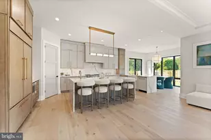 917 Timber Ln SW, Vienna, VA 22180 - Photo 8