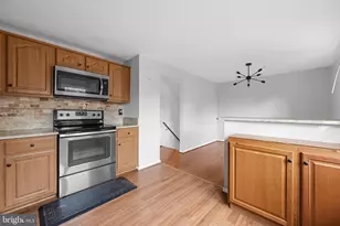 9071 Loreleigh Way, Fairfax, VA 22031 - Photo 14