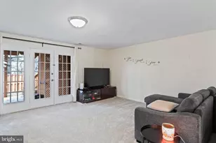 6241 Clay Pipe Ct, Centreville, VA 20121 - Photo 8