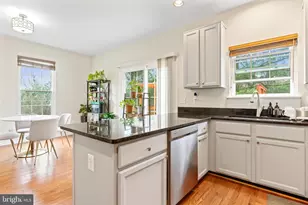 6241 Clay Pipe Ct, Centreville, VA 20121 - Photo 18