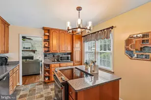 7823 Friars Ct, Alexandria, VA 22306 - Photo 32