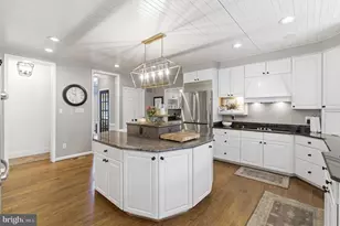 6813 Brimstone Ln, Fairfax Station, VA 22039 - Photo 16