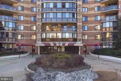 8360 Greensboro Drive #908, McLean, VA 22102 - Photo 6