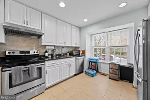 3930 Collis Oak Ct, Fairfax, VA 22033 - Photo 14