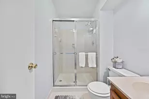 3930 Collis Oak Ct, Fairfax, VA 22033 - Photo 24