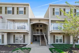 9247 Cardinal Forest Ln, Lorton, VA 22079 - Photo 2