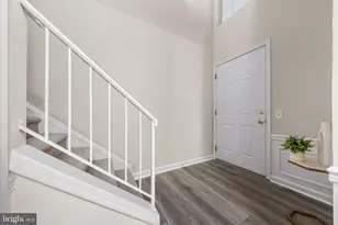 9247 Cardinal Forest Ln, Lorton, VA 22079 - Photo 6
