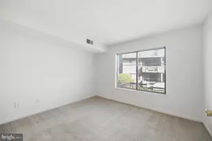 11240 Harbor Ct, Reston, VA 20191 - Photo 16