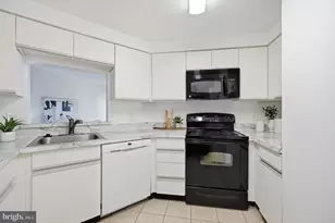 11240 Harbor Ct, Reston, VA 20191 - Photo 8