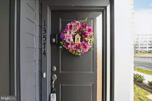 13574 Innovation Station Loop, Herndon, VA 20171 - Photo 4